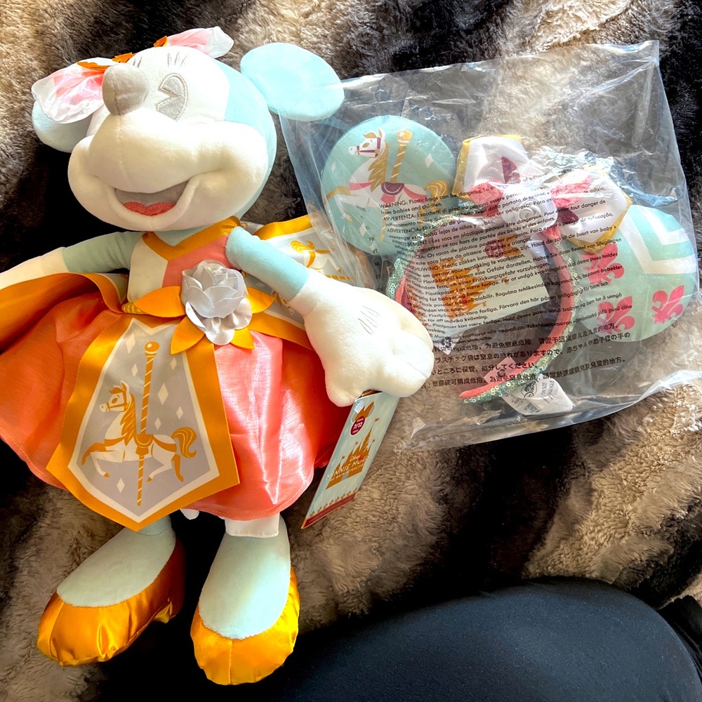 🔥🔥HOT DEAL-Minnie Main Attraction Ears/Plush, AND the Matching Collectable Key